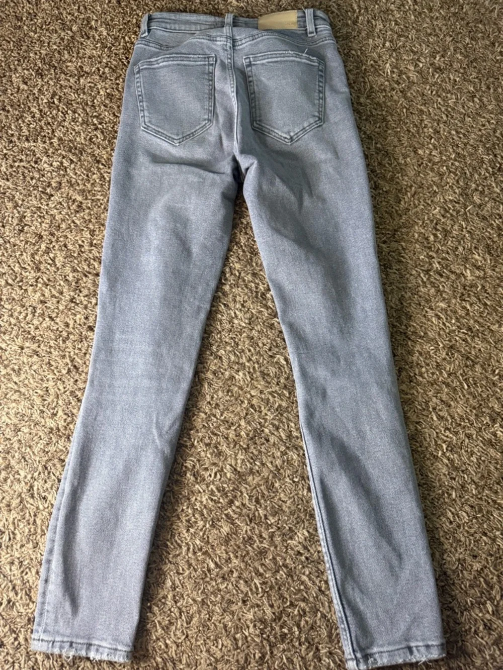Zara Light Gray Skinny Jeans with Knee Distress - Picture 4 of 5
